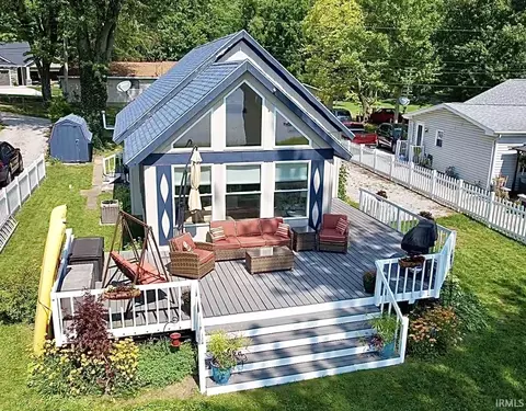8960 E 430 S, Wolcottville, IN 46795