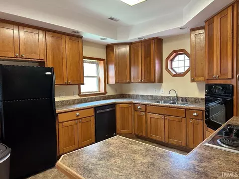 3502 E Robinson Rd, Bloomington, IN 47408 photo 2