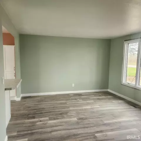 208 E Pickwick Dr, Syracuse, IN 46567 photo 6