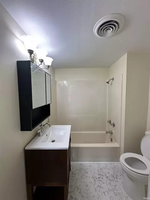 516 E Washington St, Sullivan, IN 47882 photo 17