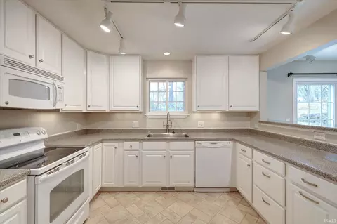 3821 S Cramer Cir, Bloomington, IN 47403 photo 17