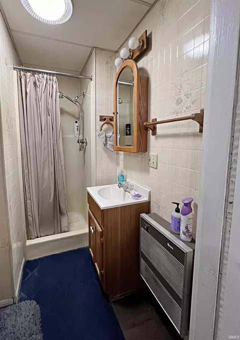 1321 E Walnut St, Washington, IN 47501 photo 9