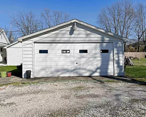 1321 E Walnut St, Washington, IN 47501 photo 15