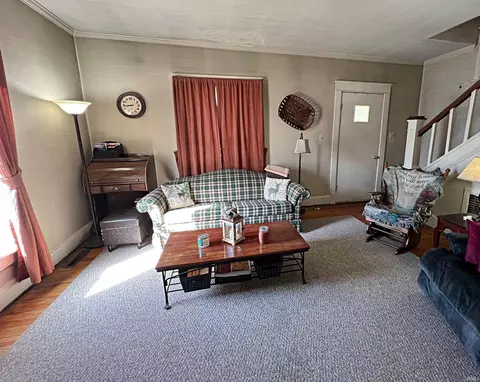 1321 E Walnut St, Washington, IN 47501 photo 2