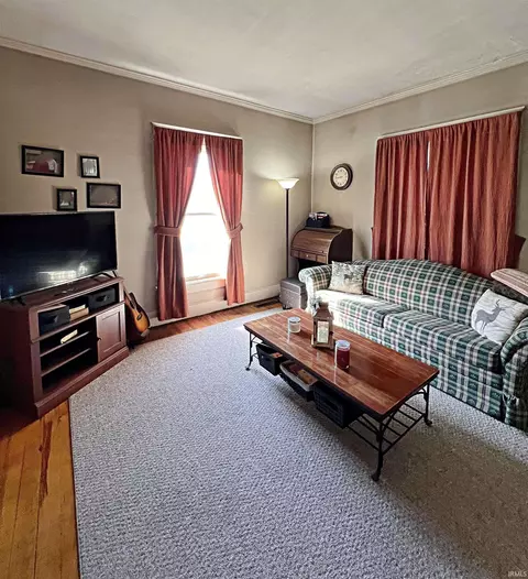 1321 E Walnut St, Washington, IN 47501 photo 3