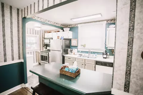 Kitchen - 209 E Arnold St, Bluffton, IN 46714 photo 1 of 4