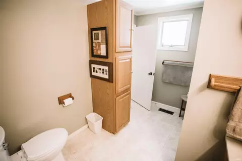 Bath - 209 E Arnold St, Bluffton, IN 46714 photo 2 of 2
