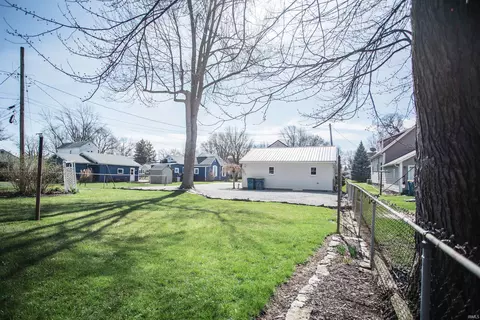 Exterior - 209 E Arnold St, Bluffton, IN 46714 photo 10 of 10