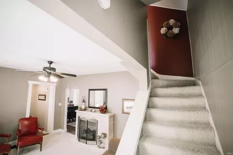 Entry Way - 209 E Arnold St, Bluffton, IN 46714 photo 2 of 2