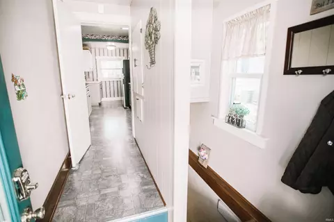 Entry Way - 209 E Arnold St, Bluffton, IN 46714 photo 1 of 2