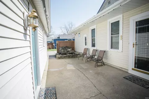 Exterior - 209 E Arnold St, Bluffton, IN 46714 photo 8 of 10
