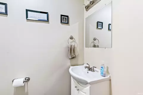 515 Devonshire Dr, Kokomo, IN 46901 photo 14
