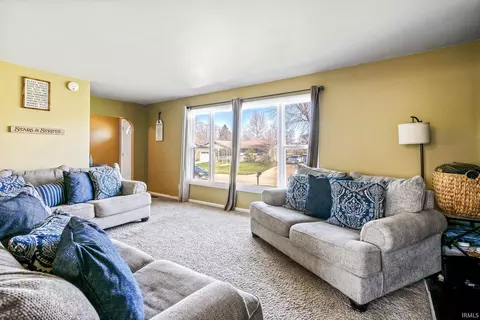 515 Devonshire Dr, Kokomo, IN 46901 photo 4