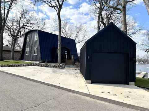 1719 Colonial Dr, Rochester, IN 46975