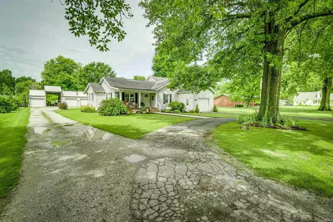 1120 N 8th St, Mitchell, IN 47446 photo 6