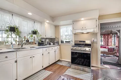 406 E Jefferson St, Bourbon, IN 46504 photo 10