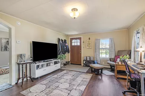 406 E Jefferson St, Bourbon, IN 46504 photo 4