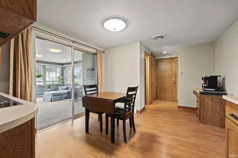 Dining - 4117 E Saddle Dr, Fort Wayne, IN 46804 photo 1 of 2