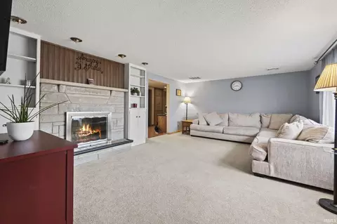 Living - 4117 E Saddle Dr, Fort Wayne, IN 46804 photo 1 of 6