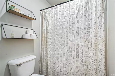 8687 E Hatchery Rd, Syracuse, IN 46567 photo 9