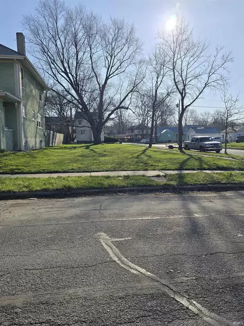 2945 Plaza Dr, Fort Wayne, IN 46806