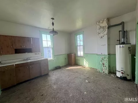 22 E Colfax St, Logansport, IN 46947 photo 3