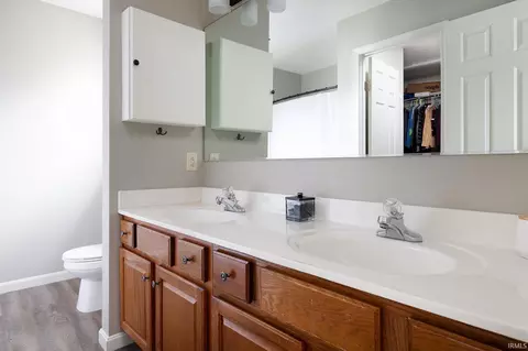 Bath - 722 E Olde Mill Cir, Bloomington, IN 47401 photo 2 of 3