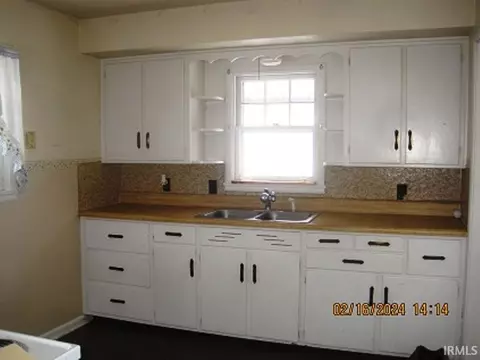 705 N Main St, Dunkirk, IN 47336 photo 3