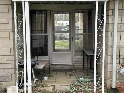 Entry Way - 1805 32nd St, Bedford, IN 47421 photo 1 of 2