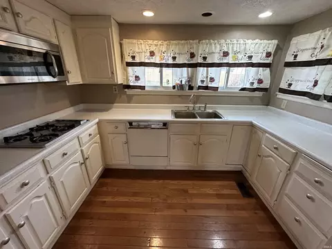 Kitchen - 1805 32nd St, Bedford, IN 47421 photo 2 of 6