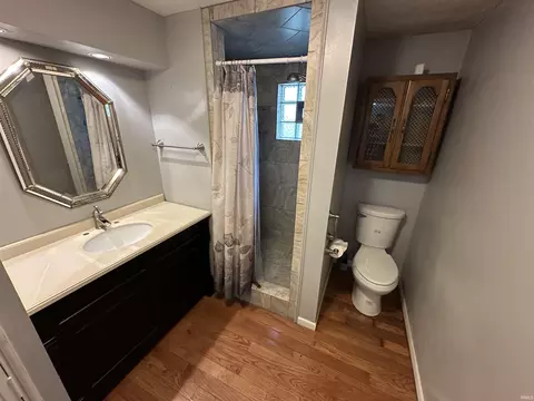 Bath - 1805 32nd St, Bedford, IN 47421 photo 1 of 3