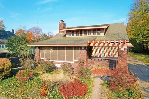 Exterior - 214 E 4th St, Mount Carmel, IL 62863 photo 2 of 8