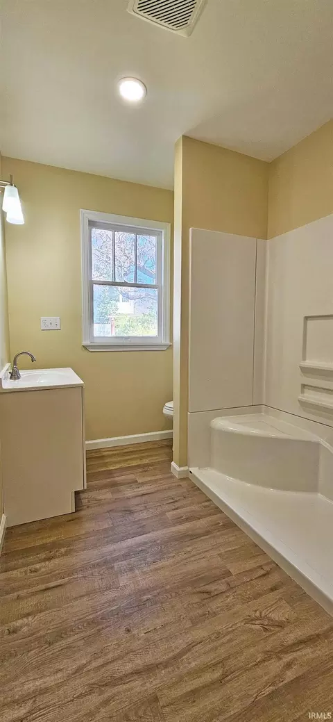 Bath - 214 E 4th St, Mount Carmel, IL 62863 photo 2 of 2