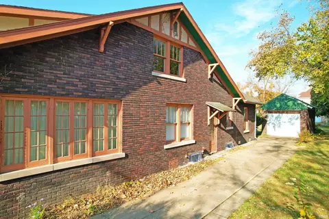 Exterior - 214 E 4th St, Mount Carmel, IL 62863 photo 5 of 8