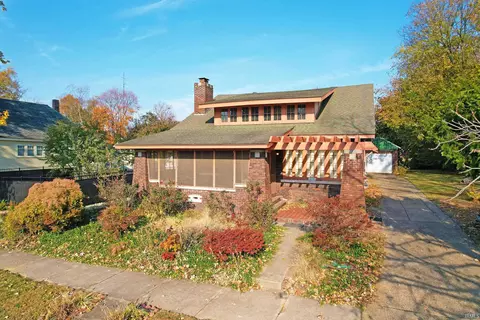 Exterior - 214 E 4th St, Mount Carmel, IL 62863 photo 1 of 8