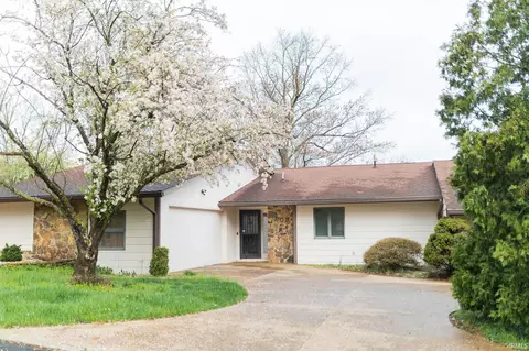 606 W Soutar Dr, Bloomington, IN 47403