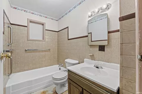 Bath - 165 State Road 1 Rd, Hamilton, IN 46742 photo 1 of 2