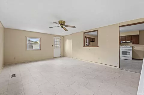 Living - 165 State Road 1 Rd, Hamilton, IN 46742 photo 1 of 3