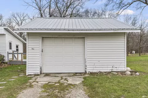 Exterior - 165 State Road 1 Rd, Hamilton, IN 46742 photo 4 of 10