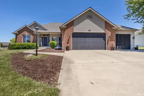 2084 Pheasant Ridge Dr, Warsaw, IN 46580