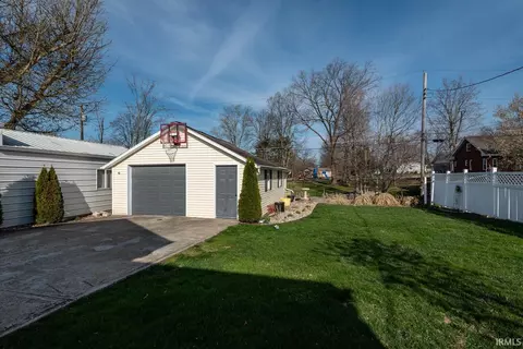 Exterior - 2107 Park Ave, Bedford, IN 47421 photo 7 of 9