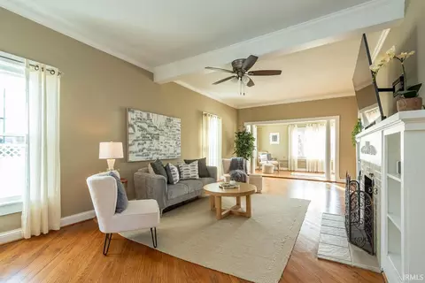 Living - 2107 Park Ave, Bedford, IN 47421 photo 4 of 4