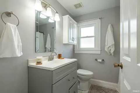 Bath - 2107 Park Ave, Bedford, IN 47421 photo 1 of 3