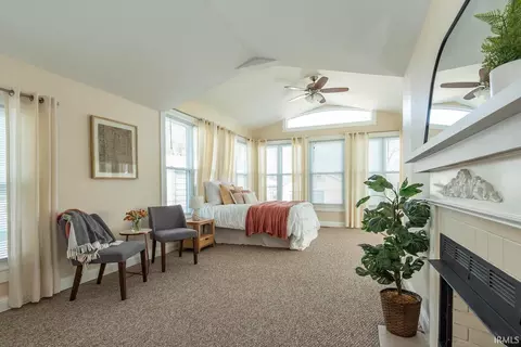 Bedroom - 2107 Park Ave, Bedford, IN 47421 photo 1 of 6