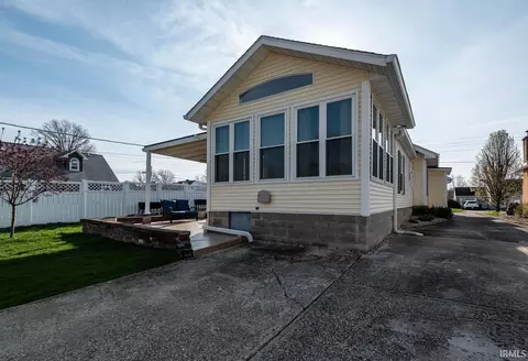 Exterior - 2107 Park Ave, Bedford, IN 47421 photo 6 of 9
