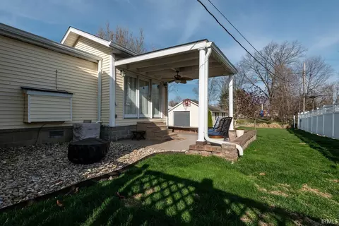 Exterior - 2107 Park Ave, Bedford, IN 47421 photo 5 of 9