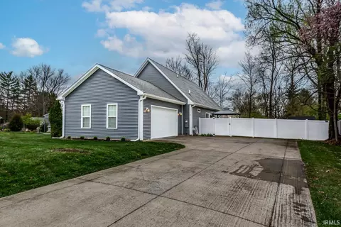 Exterior - 2310 E Wimbleton Ln, Bloomington, IN 47401 photo 3 of 6