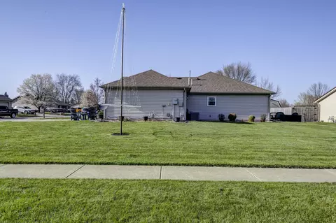 Exterior - 1010 Smith St, Roanoke, IN 46783 photo 10 of 11