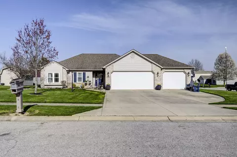 Exterior - 1010 Smith St, Roanoke, IN 46783 photo 1 of 11