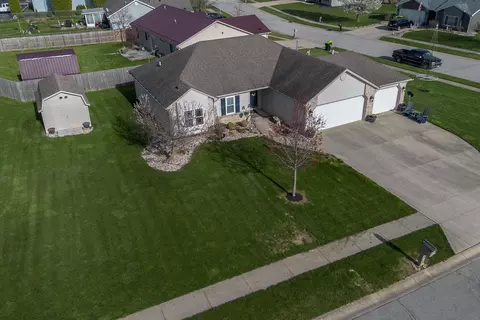 Exterior - 1010 Smith St, Roanoke, IN 46783 photo 4 of 11
